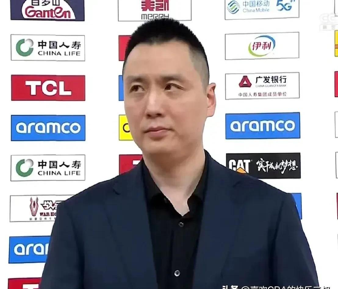 中国队观众热烈欢呼！，字母哥迎来三赛季出色发挥全场沸腾不已